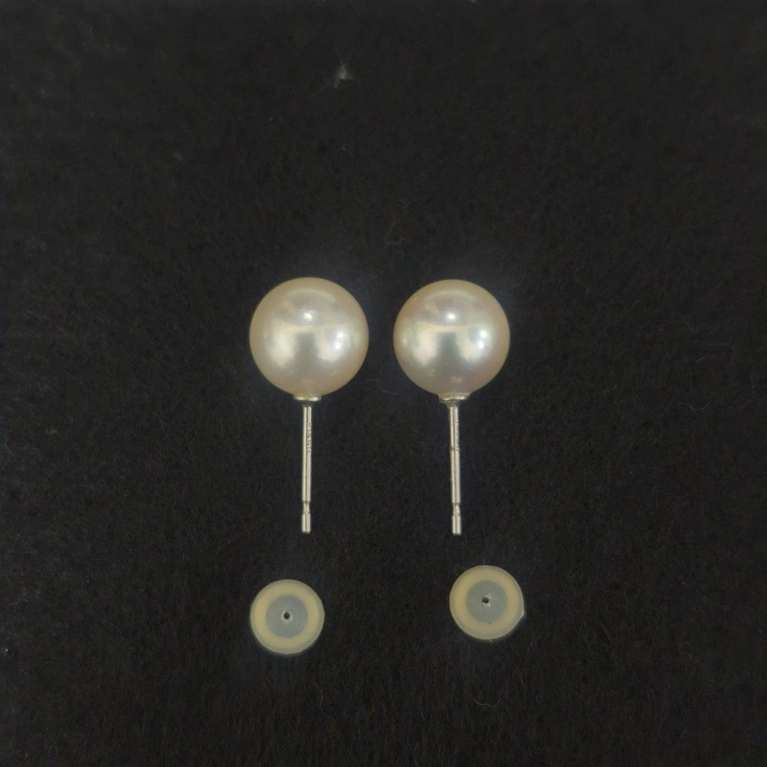 Pearl Earrings (Category: Accessories) located in Kuala Lumpur. Submitted by yusofkams (Listing ID 1444815708, Image 1). Description: real gold k14 white gold.