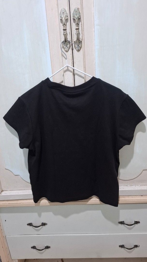 Penshoppe Black XL Shirt (Category: Shirts) located in Balanga. Submitted by 4ralollipop (Listing ID 1444697726, Image 2). Description: PENSHOPPE BLACK XL TSHIRT - Only for 200 pesos - Like new condition, no issue - Length 21" width 18" Cash, Meetup SSS Balanga malapit sa provincial. PM if interested..