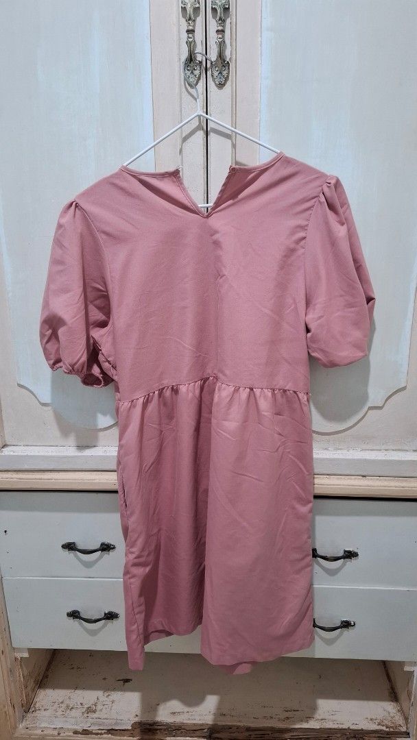 Penshoppe Pink Medium Dress (Category: Dresses) located in Balanga. Submitted by 4ralollipop (Listing ID 1444692533, Image 2). Description: PENSHOPPE PINK MEDIUM DRESS - Only for 300 pesos - Like new condition, no issue - Dress length 34" width 18" Cash, Meetup SSS Balanga malapit sa provincial. PM if interested..