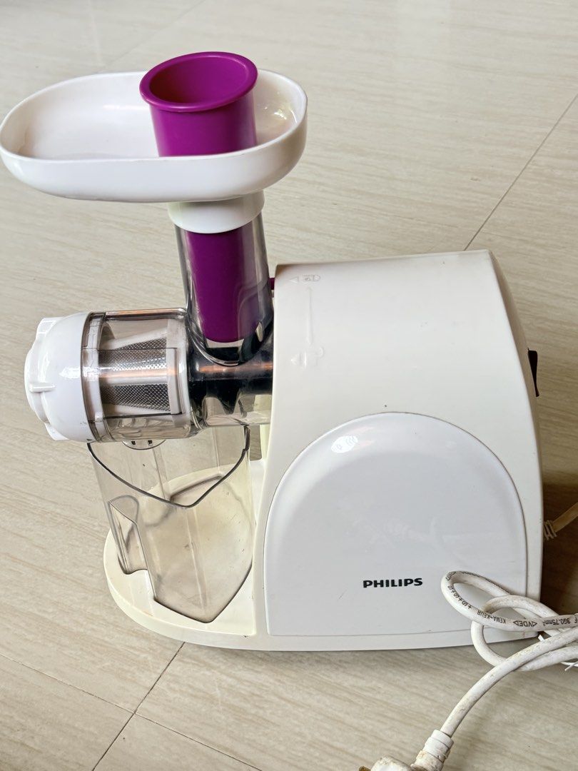 Philips juicer (Category: Juicers, Blenders & Grinders) located in Manila. Submitted by prelovedbyramiah (Listing ID 1444688761, Image 1). Description: .