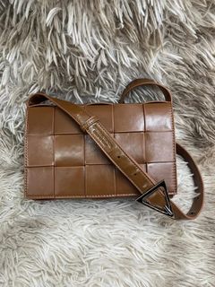 (Category: ) located in . Submitted by bagsandshoesmanymore (Listing ID 1444737137, Image 1). Description: .