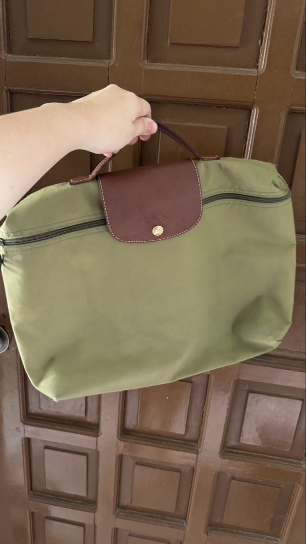 PRELOVED: Longchamp le pliage document bag briefcase (Category: Briefcases) located in Valenzuela. Submitted by shop.spark.joy (Listing ID 1444692845, Image 1). Description: Has signs of use. Can be cleaned. Original .