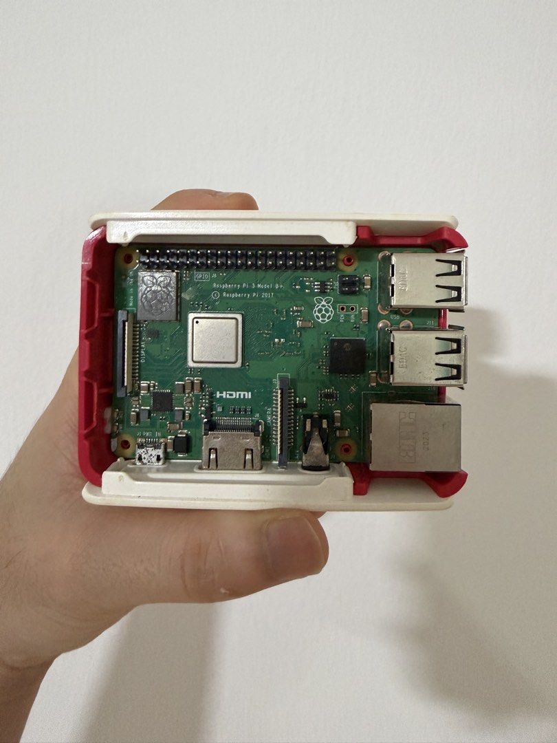 Raspberry Pi 3 Model B+ with Case and Accessories486511719932897280