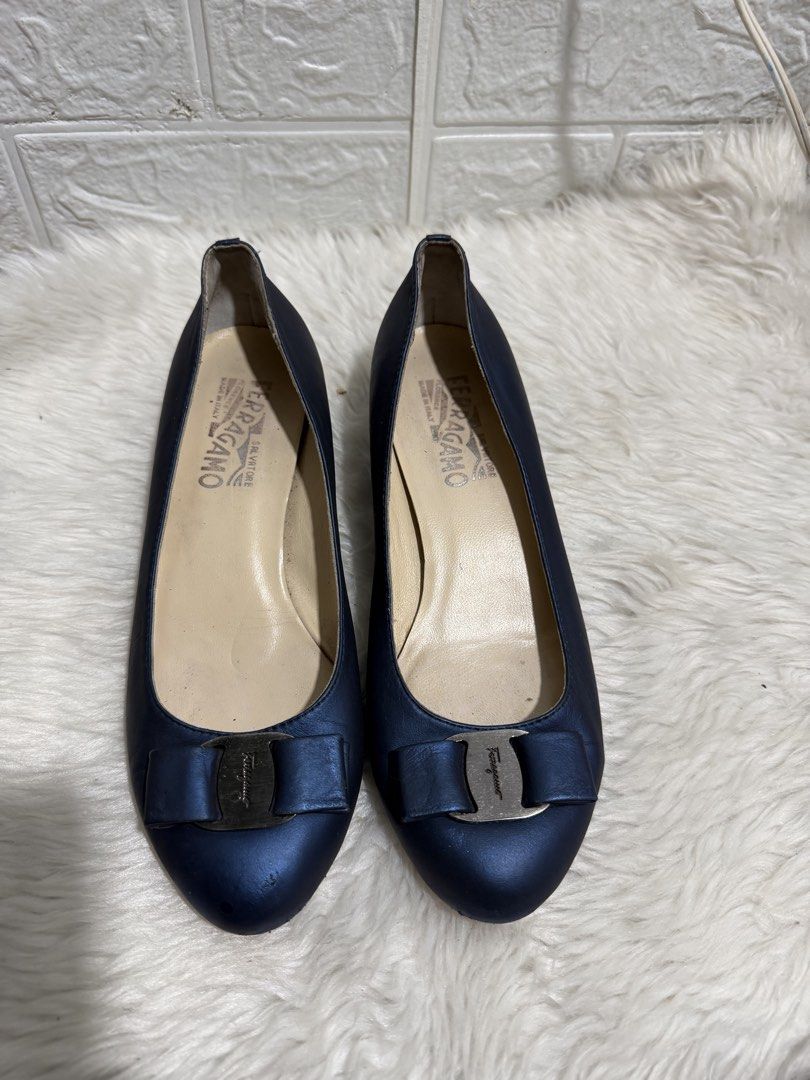 SALVATORE FERRAGAMO (Category: Sneakers & Footwear) located in Davao. Submitted by blessed6 (Listing ID 1444799110, Image 1). Description: .