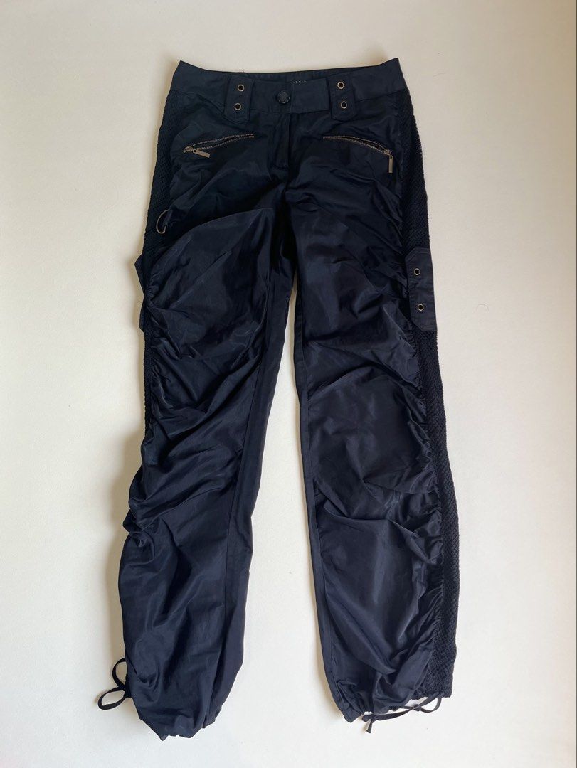 Side mesh cargo 28-29 (Category: Jeans) located in Bayombong. Submitted by whimsystuff (Listing ID 1444771787, Image 1). Description: NO LP Side mesh Cargo W: 28-29” L: 40” condition: 10/10 .