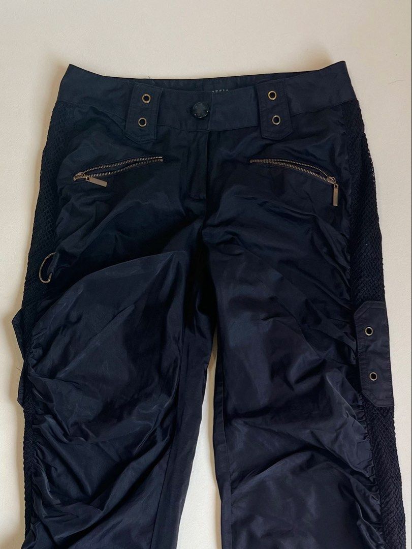 Side mesh cargo 28-29 (Category: Jeans) located in Bayombong. Submitted by whimsystuff (Listing ID 1444771787, Image 2). Description: NO LP Side mesh Cargo W: 28-29” L: 40” condition: 10/10 .