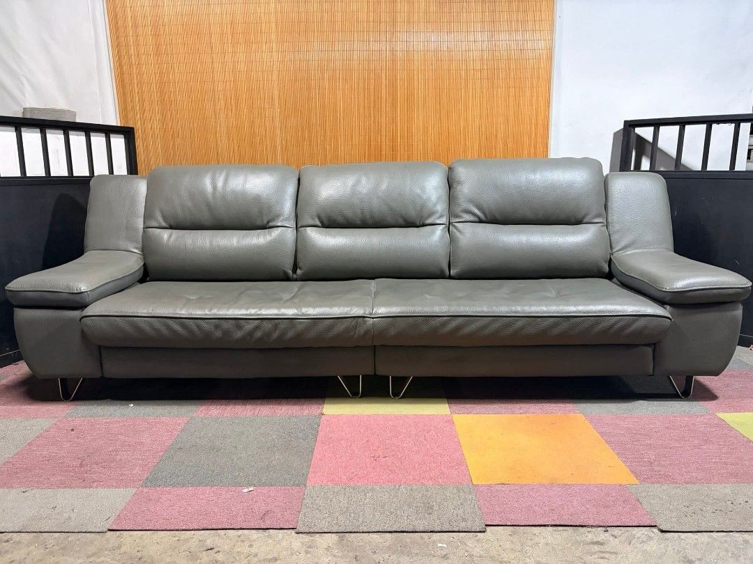 Sofa (Category: Sofas) located in Meycauayan. Submitted by marygracecasimiro (Listing ID 1444807002, Image 3). Description: LONG!!! Modern 6-Seater Leather Sofa Thick 🇮🇹Italian Leather!!! NAPAKAGANDA!!! PURE FOAM SEATS!!! SUPER SOFT & COMFY!!! YAYAMANIN!!! PANG BUONG PAMILYA!!! Price : 30k ✅ *VIDEO ON COMMENT VERY BIG & LONG!!! 116L x 40W x 17H seat height inches Sandalan height 38 inches In VERY good condition ♥️.