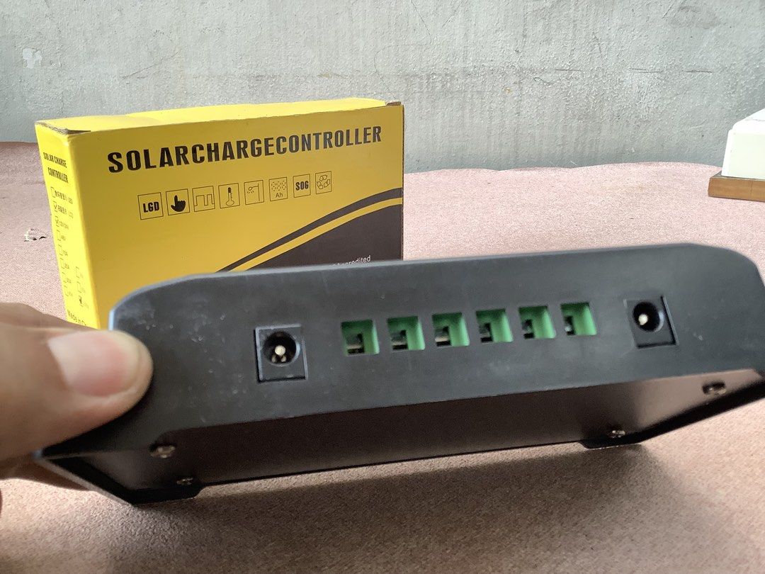 Solar Charge Controller (Category: Electrical, Adaptors & Sockets) located in Paranaque City. Submitted by seb_trading (Listing ID 1444742913, Image 3). Description: solar charge controller large screen LCD battery voltage temperature solar charging current output oa current display automatic focusing MPPT tracking charging, high charging efficiency all necessary protection equipped R5.0 solar charging DC plug, R5.0 DC lamp output DC plug last pr