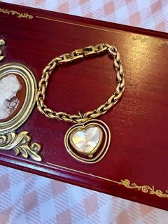 (Category: ) located in . Submitted by fashionshop248 (Listing ID 1444827875, Image 1). Description: .