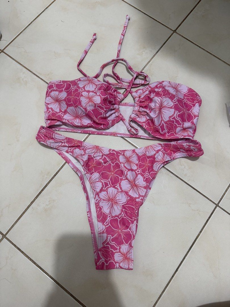 Swimsuit 80 each, TAKE ALL FOR 500 (Category: Bikinis & Swimsuits) located in Manila. Submitted by rhinrin (Listing ID 1444703088, Image 2). Description: Swimsuit.