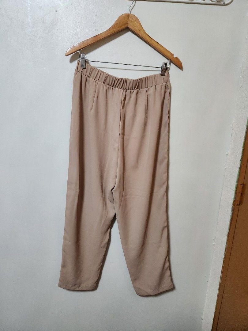 Trouser pants khaki large to xl (Category: Other Bottoms) located in Marikina City. Submitted by KanamiFinds (Listing ID 1444824475, Image 2). Description: waist: 30 to 36 inches length: 37 - 38 inches from the waist with pockets garterized2.