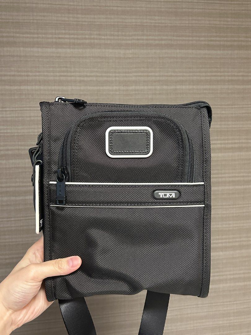 Tumi Alpha Pocket Bag Small (Japan Exclusive) (Category: Sling Bags) located in Paranaque City. Submitted by tkm05 (Listing ID 1444732262, Image 2). Description: For Sale Tumi Alpha Pocket Bag Small (Japan Exclusive) • Brand New • Size: 9.5 in × 8 in × 1.5 in • Japan Exclusive Model Price: ₱12,000 Location: Paranaque City Meetups and shipping available PM for inquiries..