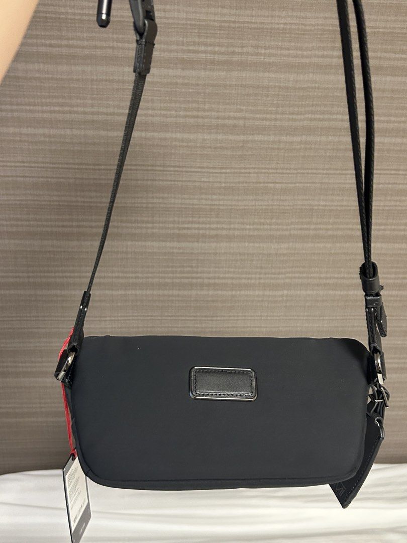 Tumi Daven Waist Pack (Harrison) (Category: Belt bags, Clutches and Pouches) located in Paranaque City. Submitted by tkm05 (Listing ID 1444732823, Image 2). Description: For Sale Tumi Daven Waist Pack (Harrison) • Brand New • Size: 4.8 in x 10.5 in x 1.4 in Price: ₱11,000 Location: Paranaque City Meetups and shipping available PM for inquiries..