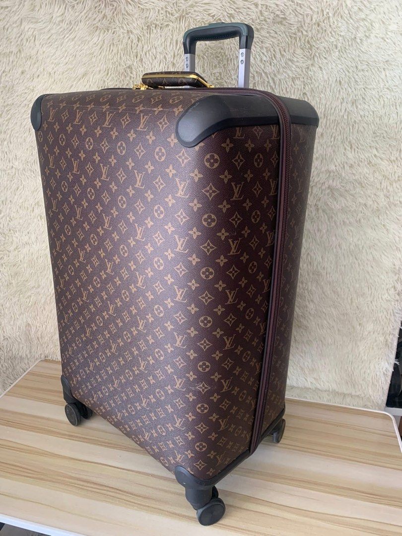 USED LIKE NEW!😱✨ (Category: Luxury Bags & Wallets) located in General Santos City (Dadiangas). Submitted by braverabbit.67 (Listing ID 1444688912, Image 3). Description: BOTH EXCELLENT USED LIKE NEW!😱✨🙏🏼🙏🏼 Medium LARGE CAPACITY WHAT YOU SEE IS WHAT YOU GET!.