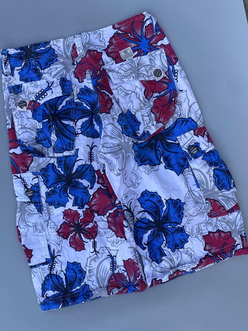 Vintage floral cargo board short heavy (Category: Swim Trunks & Board Shorts) located in Lipa City. Submitted by local-drip-source (Listing ID 1444857090, Image 3). Description: .