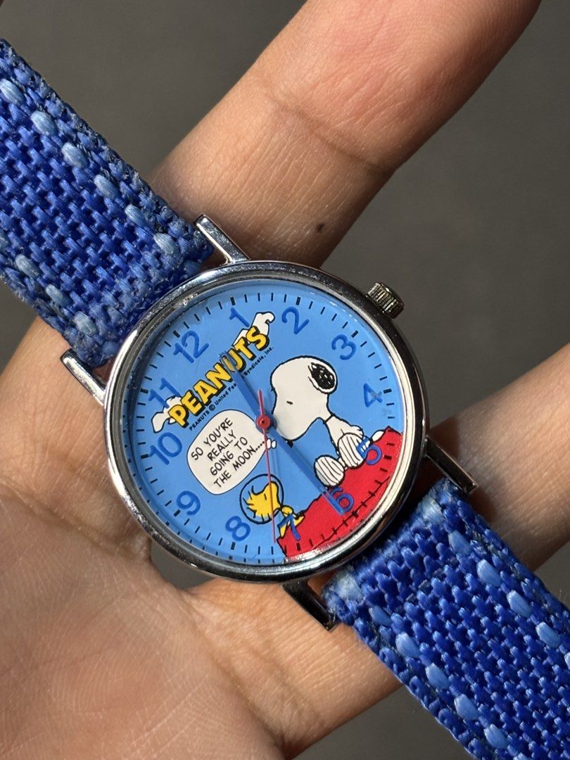 Vintage Peanuts x Citizen Astronaut Snoopy (Category: Men's Watches) located in Manila. Submitted by soughtafterseconds (Listing ID 1444745769, Image 2). Description: Vintage Peanuts x Citizen Astronaut Snoopy This vintage Peanuts x Citizen Astronaut Snoopy Quartz Watch is an exceptional find for collectors. It pairs classic comic strip nostalgia with a rare, spacesuit-themed aesthetic that remains incredibly popular among horology enthusiasts. T