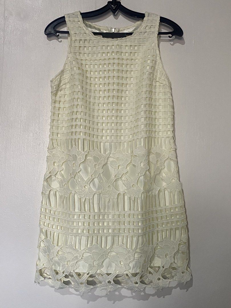 WHITE DRESS FOR TEENS| KIDS (Category: Dresses) located in Liliw. Submitted by annekarlaaa (Listing ID 1444702363, Image 2). Description: Decluttering My Baby Sister’s Dress 🖇️ Mop: GCash | UnionBank 🖇️ Mod: J&T | Lalamove 📍Laguna.