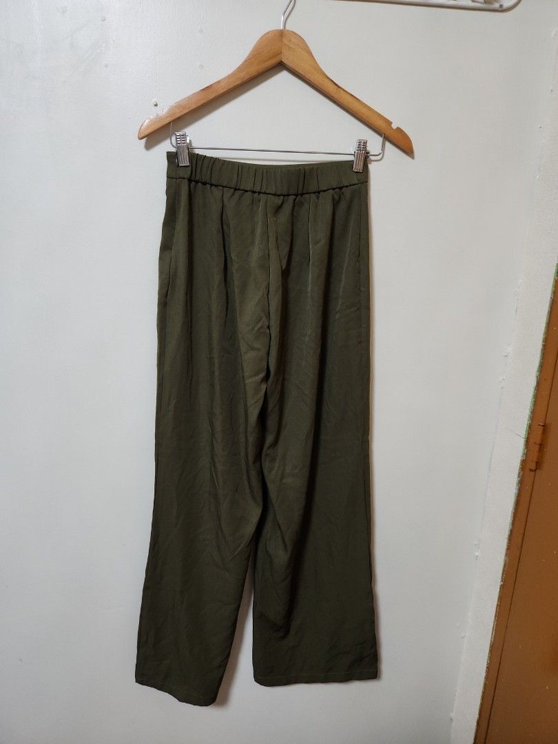 Wide leg pants xs to small (Category: Other Bottoms) located in Marikina City. Submitted by KanamiFinds (Listing ID 1444825426, Image 2). Description: waist: 26 to 28 inches length: 40 inches from the waist.