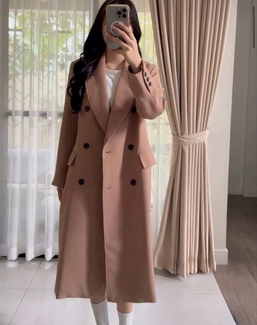 Winter Coat (Category: Coats, Jackets and Outerwear) located in Tacloban City. Submitted by _juana (Listing ID 1444731370, Image 1). Description: Super classy! ashbroen double-breasted trench coat with side pockets Medium to large Bought it for our Korea trip but never got the chance to wear it. Only tried on for fitting and is still in excellent condition. Perfect for winter.