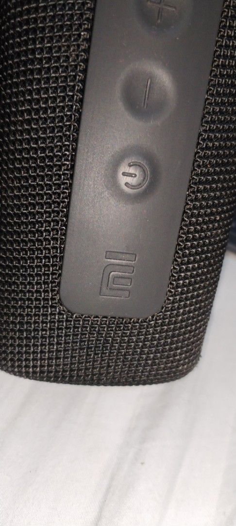 Xiaomi Mi Portable Bluetooth Speaker 5.0 IPX7 Waterproof (Category: Soundbars, Speakers & Amplifiers) located in Quezon. Submitted by theknee (Listing ID 1444780819, Image 2). Description: - Xiaomi Mi Portable Bluetooth Speaker - Long playback time - IPX7 waterproof - High quality sound - Bluetooth 5.0 - Available colors .