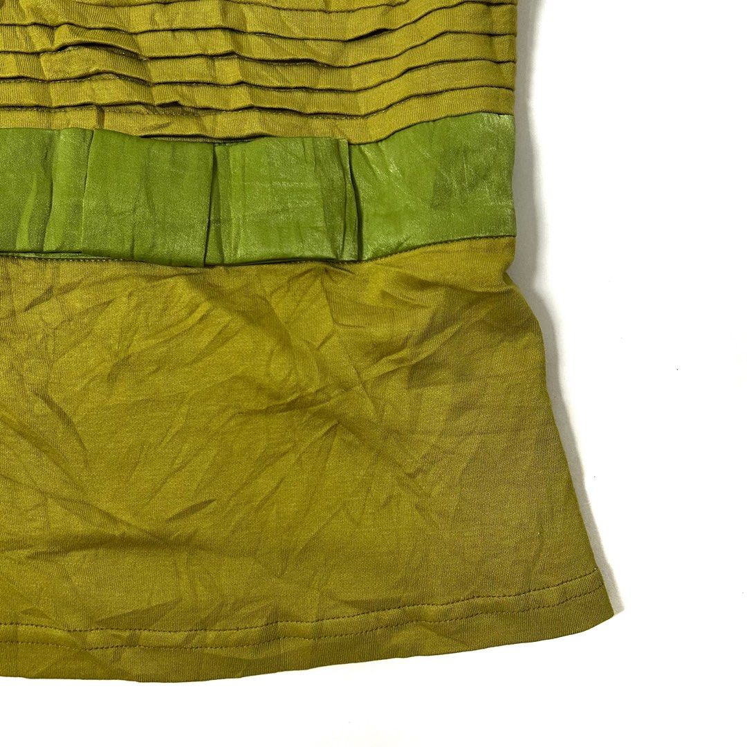 Y2K-era Milkmaid-style Peasant Blouse (Category: Blouses) located in San Pascual. Submitted by y2kdimps (Listing ID 1444815800, Image 2). Description: Price: 499🏷️💸 Condition: Excellent as new Issue: None Size: S Color rate: 10/10 Brand: SUNYUER.