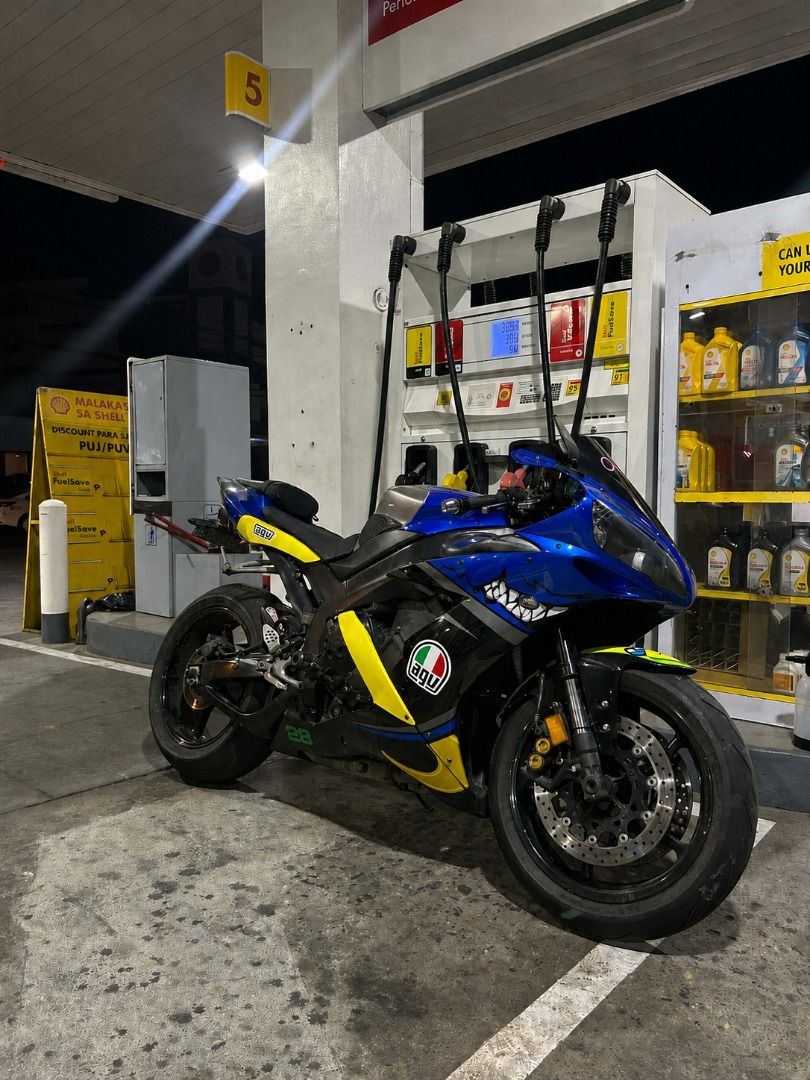 YAMAHA R1 (Category: Motorbikes for Sale) located in Quezon City. Submitted by saddi05 (Listing ID 1444774756, Image 1). Description: 🏍️ Yamaha YZF-R1 2005 🏍️ 💰 ₱280,000 📍 Ortigas, Pasig City FS: 2005 Yamaha YZF-R1 ✅ Registered / Updated papers / Open DOS ✅ 998cc Inline-4 engine ✅ Strong engine and smooth transmission ✅ AGV-inspired custom fairings ✅ Pirelli Diablo Supercorsa IV tires ✅ Austin Racing ✅ No major issues Need to liquidate for ad