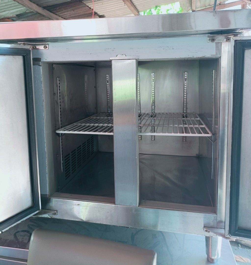 120cm undercounter chiller (Category: Refrigerators and Freezers) located in Manila. Submitted by manaloreia83978 (Listing ID 1441458846, Image 2). Description: undercounter chiller second hand good condition ready to used test to sawa for pick up only... open for viewing anytime.