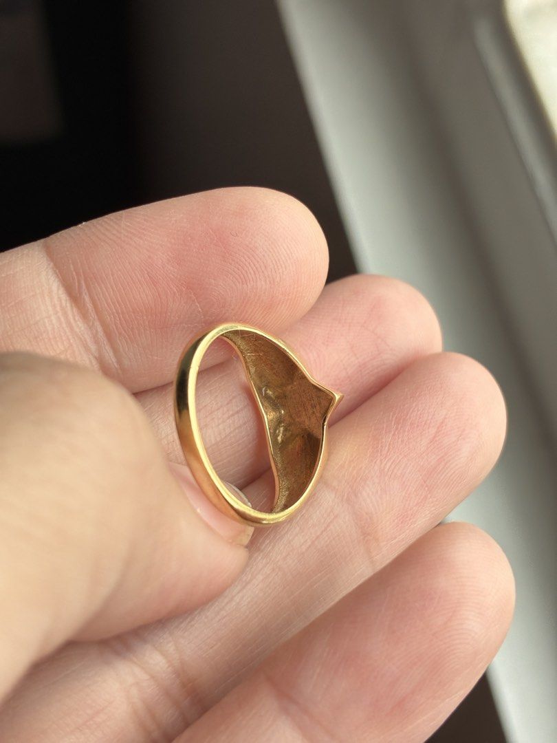 18K Gold Star Ring (Category: Rings) located in Pasig City. Submitted by meiji00 (Listing ID 1441438473, Image 2). Description: - Solid 18K Gold Ring (Stamped 750) Saudi gold Size 5 2.2 6500 per gram.