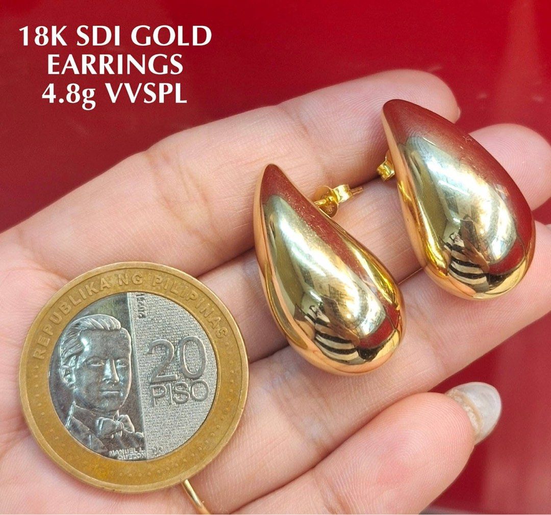 18k Saudi gold teardrop earrings (Category: Earrings) located in Manila. Submitted by reenacedric (Listing ID 1441497573, Image 1). Description: .