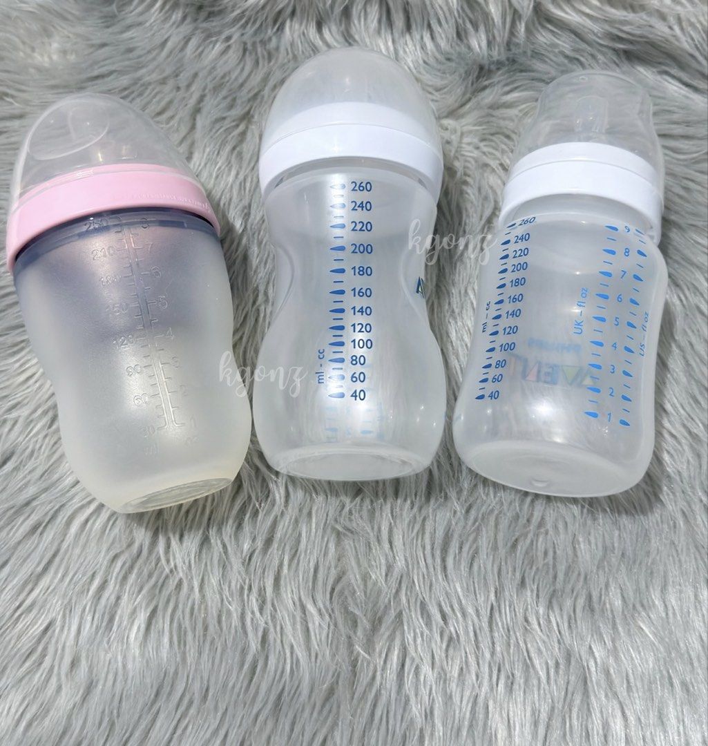 2x Philips Avent & Comotomo Baby Bottles (Category: Breastfeeding & Bottle Feeding) located in Rodriguez. Submitted by kgonzales07 (Listing ID 1441411633, Image 3). Description: ✨ DECLUTTERING SALE! ✨ UNUSED Feeding Bottle BUNDLE 💯 Authentic 🏷️ ₱1,800 ONLY Condition: Never used. Baby is breastfed. What's included: - 2 Philips Avent bottles (9oz each) - 1 Comotomo Pink bottle (8oz) ✔️ All bottles come with teats and caps ✅ First to pay, first to