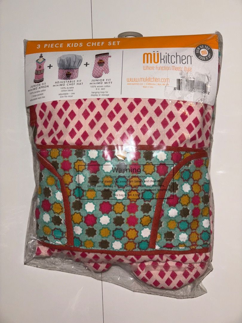 3 Piece Kids Chef Set - Apron, Hat, Mitts (Category: Babies & Kids Fashion) located in Caloocan City. Submitted by crochet.lover900 (Listing ID 1441515138, Image 2). Description: - Adorable 3-piece kids chef set - Includes junior fit apron, adjustable chef hat, and junior fit oven mitt - Fun cupcake and diamond pattern on all pieces - Ideal for kitchen helpers and pretend play - Great for baking fun!.