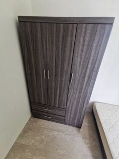 (Category: ) located in . Submitted by 2nd-furnitures (Listing ID 1441400415, Image 1). Description: .