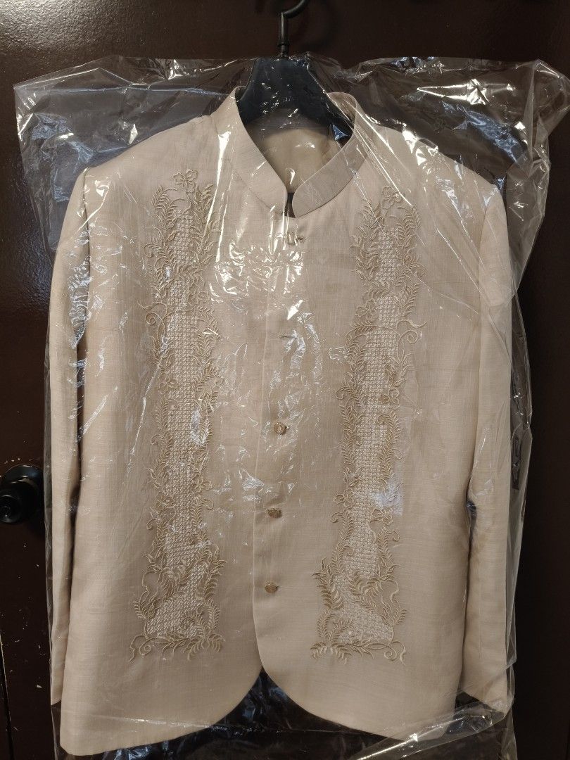 3pc Coat Barong (Coat, Vest, Pants) (Category: Coats, Jackets and Outerwear) located in Mandaluyong City. Submitted by sovereignglut (Listing ID 1441446578, Image 1). Description: Selling my wedding barong, used only once! It is a Piña Cocoon Coat-style barong. I had it tailored for me including the pants and vest. Can send photos of what it looks like worn and my size details if interested.