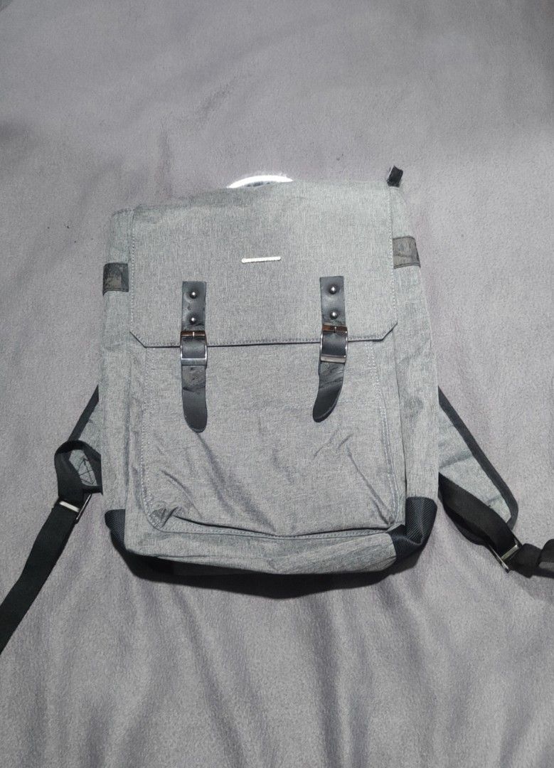 🎒 Backpack (Giordano) (Category: Laptop Bags & Sleeves) located in Cagayan de Oro. Submitted by thrift_ko_lang1523 (Listing ID 1441454210, Image 2). Description: 🎒 Elevate your everyday commute with the Giordano Urban Workpack. Designed for modern professionals, this versatile backpack combines style, comfort, and functionality in one sleek package. Whether you're heading to the office, attending meetings, or navigating the city, the Urban Work