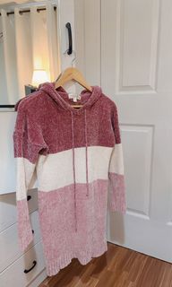 (Category: ) located in . Submitted by angelc.closet (Listing ID 1441388541, Image 1). Description: .