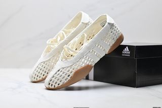 (Category: ) located in . Submitted by factory.shoes.outlet (Listing ID 1441390158, Image 1). Description: .