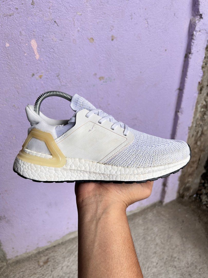 Adidas Ultraboost 20 (Category: Sneakers) located in Talavera. Submitted by thriftttttt (Listing ID 1441539432, Image 2). Description: ADIDAS ULTRABOOST 20 🔥 SIZE: 4.5 MENS, 6 US WOMENS, 36 1/3 EUR ✔️ PRICE: 699 💸 DM IF INTERESTED 📥.