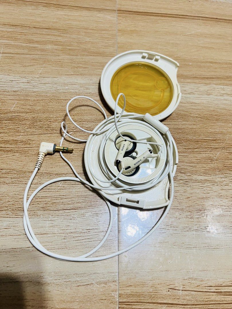 Affordable Rare Sony MDR-E444 Earphone 😍👌 (Category: Earphones) located in Malolos. Submitted by afford.japan (Listing ID 1441574323, Image 3). Description: Affordable Rare Sony MDR-E444 Earphone 😍👌.