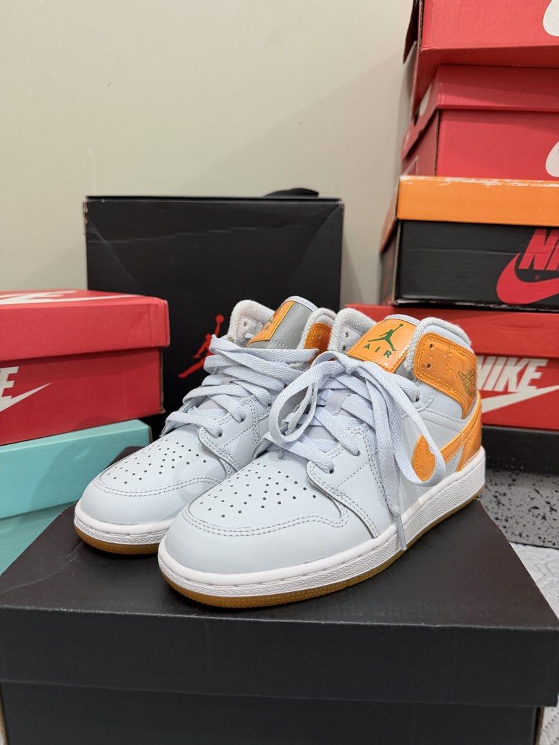 Air Jordan 1 Mid SE (GS) (Category: Looking For) located in Manila. Submitted by rvt_xx (Listing ID 1441510328, Image 1). Description: Air Jordan 1 Mid SE (GS) Size 4y Euro 36.