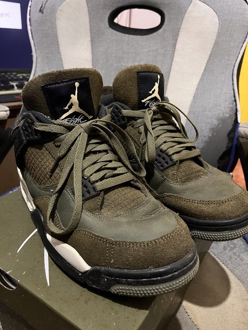 Air Jordan 4 Retro SE Craft "Medium Olive" (Category: Sneakers) located in Manila. Submitted by sorein (Listing ID 1441466038, Image 1). Description: - Authentic Air Jordan 4 Retro SE Craft - Colorway: Medium Olive/Pale Vanilla - Size: US 10 - Includes original box - Ideal for sneaker collectors and enthusiasts.