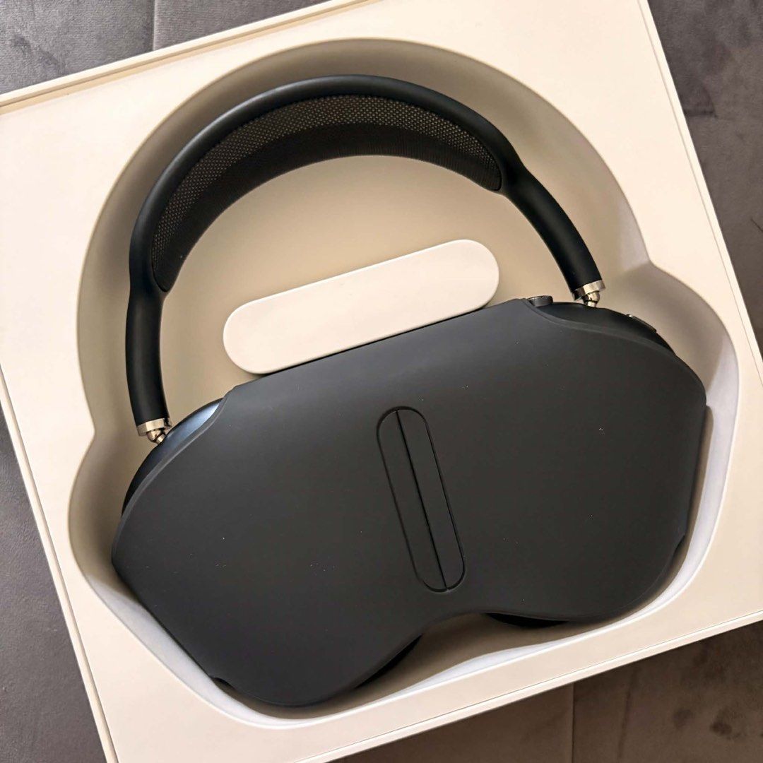 Apple AirPods Max Space Gray (Category: Headphones & Headsets) located in Manila. Submitted by meessjoe (Listing ID 1441385132, Image 2). Description: - Apple AirPods Max in Space Gray - Premium over-ear headphones - High-fidelity audio - Active noise cancellation - Includes original box and accessories - Smart Case included - Excellent sound quality.