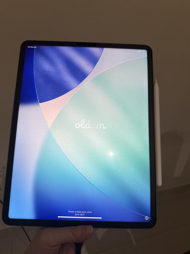 Apple iPad Pro with Magic Keyboard471273929578260482
