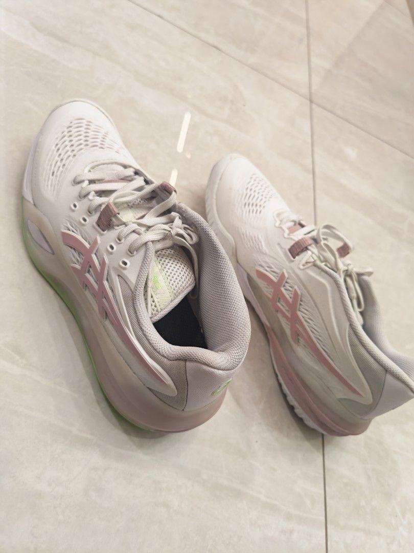 ASICS Women GEL-RESOLUTION X Tennis Shoes in White/Pink (Category: Sneakers) located in Singapore. Submitted by jonojk (Listing ID 1441472678, Image 1). Description: Size EU40, US 8.5 Reason of selling : bought wrong size - White ASICS pickleball /tennis shoes - Pink accent details - Secure lace-up closure - Designed for court performance - Excellent support and cushioning - Ideal for active individuals - Combines style and functionality -Perfect