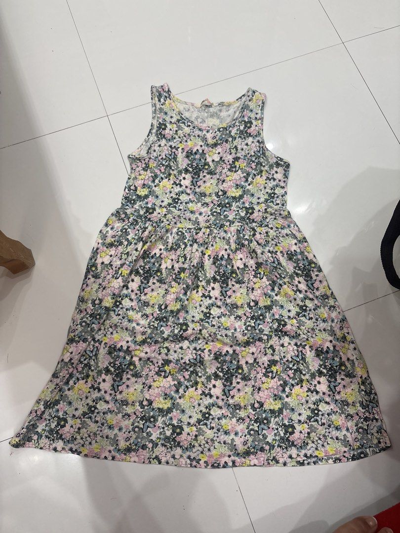 Assorted Kids Dresses (Details are on the description) (Category: Dresses) located in Quezon City. Submitted by branded.ktk (Listing ID 1441461643, Image 3). Description: 1ST-2ND PIC: GAP KIDS (200pesos) -100cm length -35cm waist 3RD-4TH PIC: H&M (100) -85cm length - FREESIZE WAIST 5TH -6TH PIC: H&M (100) -80cm length - FREESIZE WAIST 7TH-8TH PIC: H&M (100) -80cm length - FREESIZE WAIST.