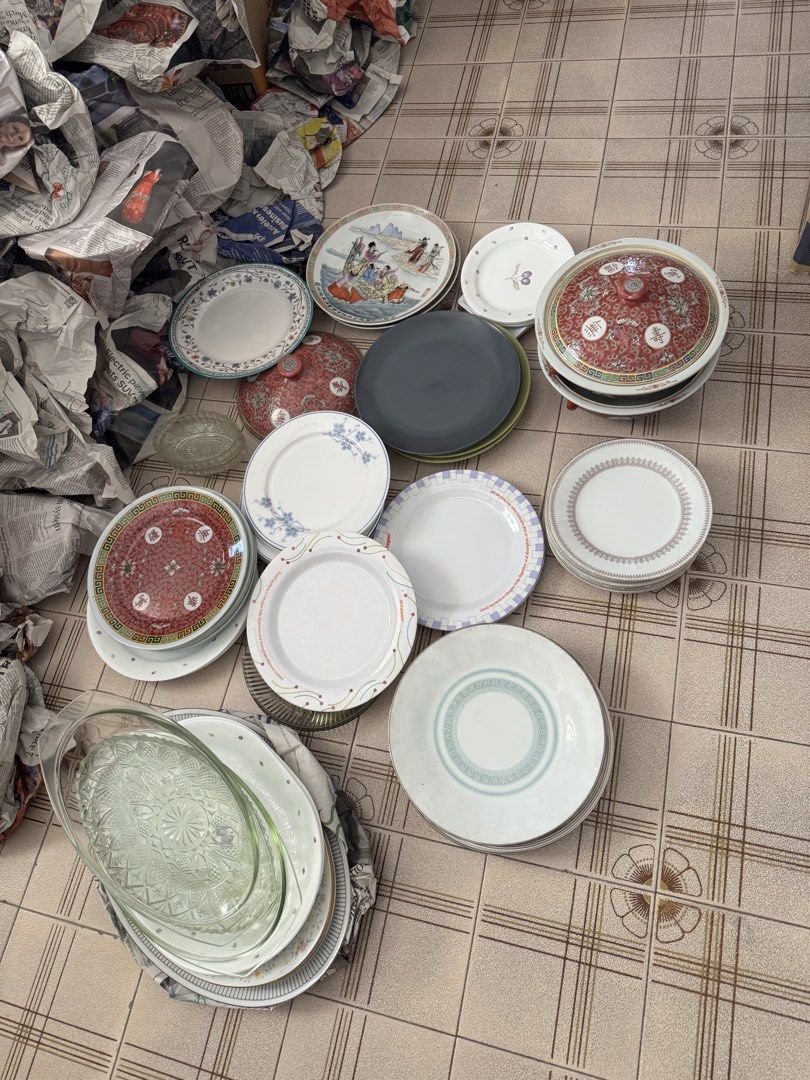 Assorted Plates and Serving Dishes - Various Designs471102665156864000