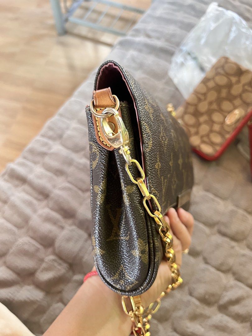 ‼️Auction😱💯Japan Surplus!🇯🇵 (Category: Luxury Bags & Wallets) located in General Santos City (Dadiangas). Submitted by braverabbit.67 (Listing ID 1441391495, Image 3). Description: ‼️WHAT YOU SEE IS WHAT YOU GET‼️😱💯 ✅ONHAND READY TO SHIP ANYTIME TODAY ONCE SETTLED👌🏼 Personal Preloved Ko po etu mga miii kaya Paldo Ka D2!👏🏻🤩 📌First to Confirm the item SOLD YOURS! 𝗦𝗲𝗻𝗱 𝗱𝗘𝗥𝗶𝗰𝘁 👉🏻𝗣𝗠📥 𝗢𝗡𝗟𝗬! Thank You!😊.
