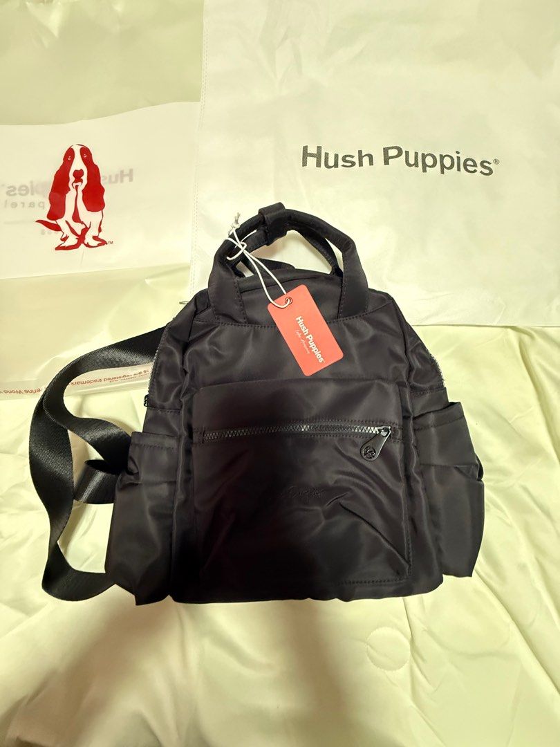 Backpack (Authentic) (Category: Backpacks) located in Singapore. Submitted by bagbag1688hh (Listing ID 1441515130, Image 1). Description: .