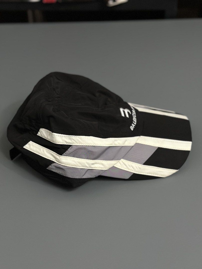 Balenciaga Sports Cap (Category: Caps & Hats) located in Baguio. Submitted by normalbusinessman (Listing ID 1441573651, Image 2). Description: hq only One Size Fits Most.