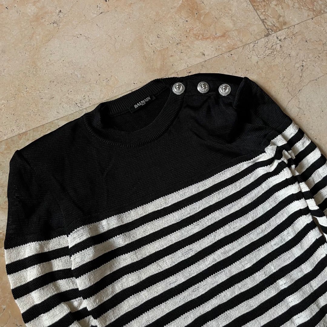 Balmain Crewneck Stripe Long sleeve (Category: Longsleeves) located in Quezon. Submitted by _babypluto (Listing ID 1441431937, Image 3). Description: size on tag: 36 Flaw: yellowing Dimensions: L: 23.5 inches W: 17 inches SL: 23 inches Note: actual color of the item may change due to lighting..
