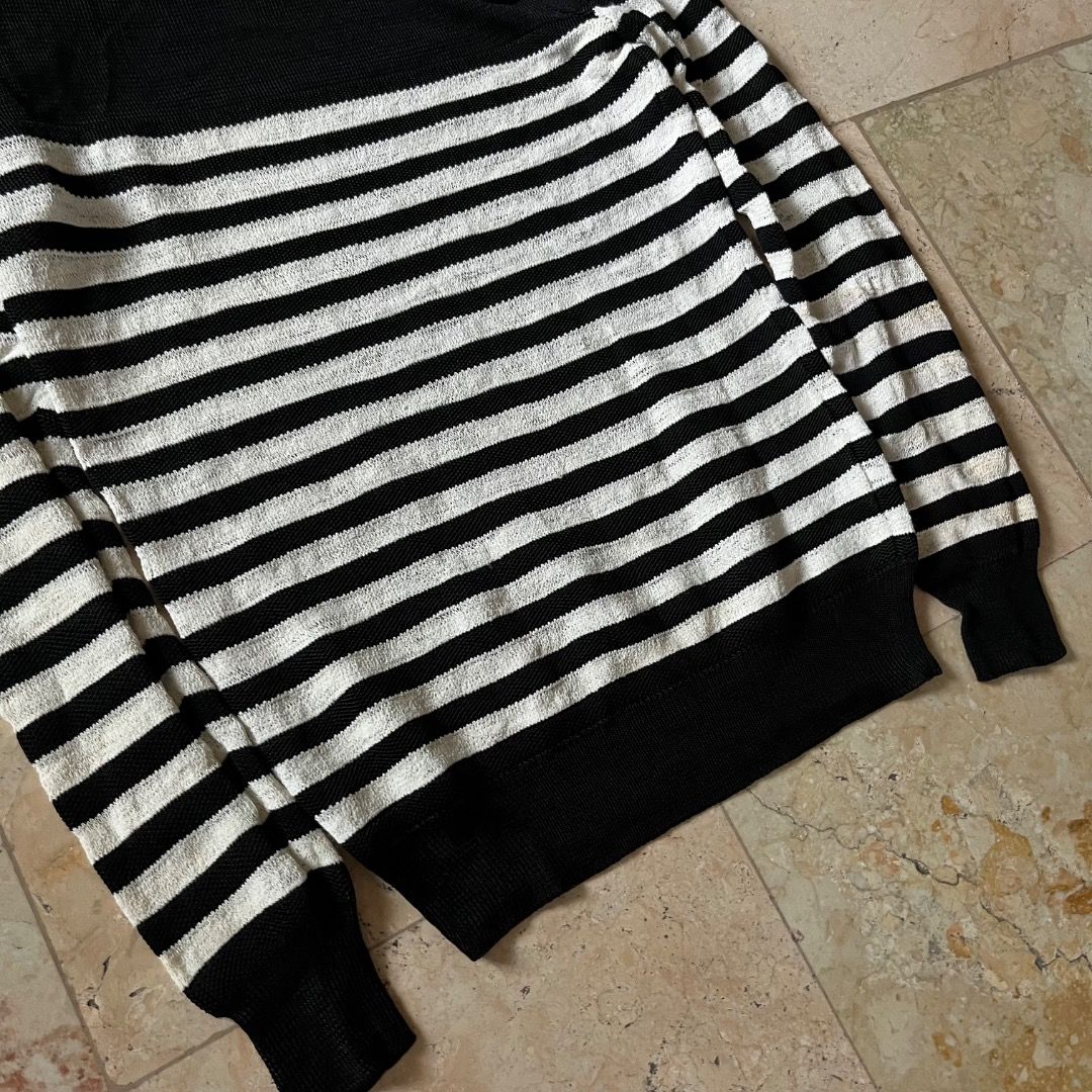Balmain Crewneck Stripe Long sleeve (Category: Longsleeves) located in Quezon. Submitted by _babypluto (Listing ID 1441431937, Image 2). Description: size on tag: 36 Flaw: yellowing Dimensions: L: 23.5 inches W: 17 inches SL: 23 inches Note: actual color of the item may change due to lighting..